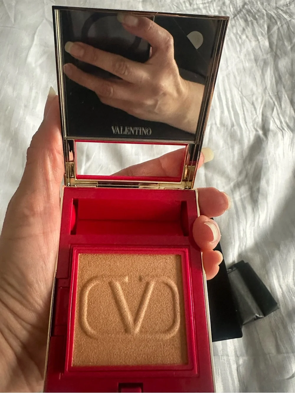 Valentino Garavani VLTN Refillable Finishing Powder Compact -